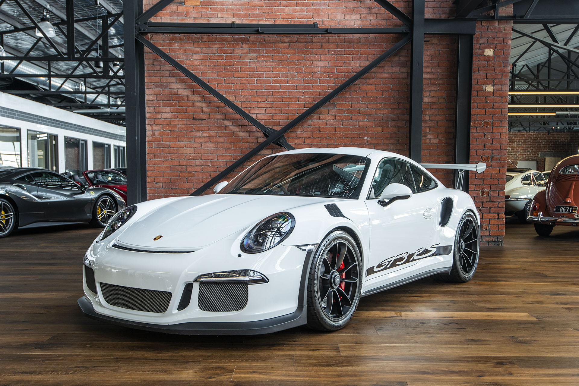 2016 Porsche GT3RS - Richmonds - Classic and Prestige Cars - Storage