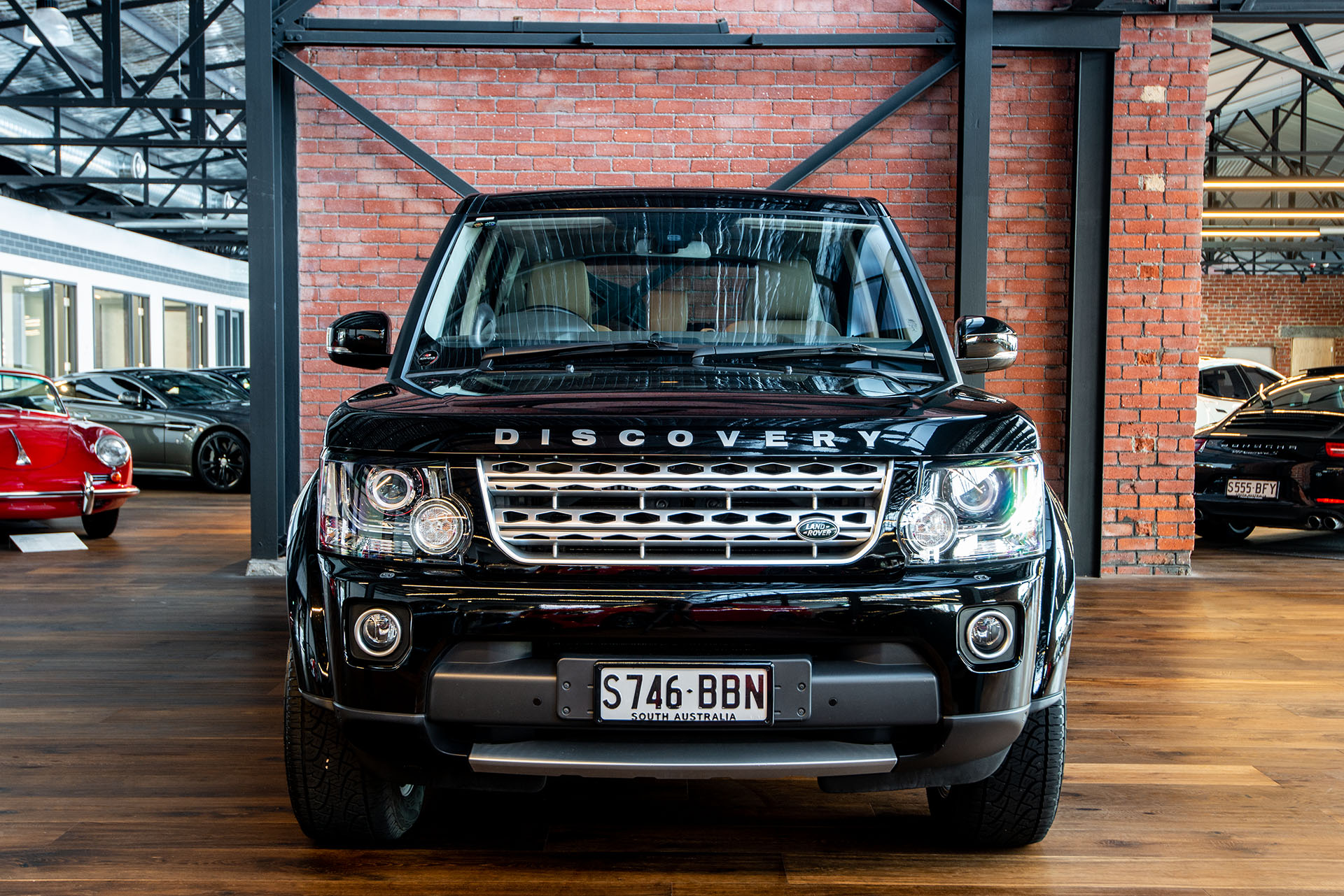 2014 Land Rover Discovery 4 HSE SDV6 - Richmonds - Classic and Prestige ...